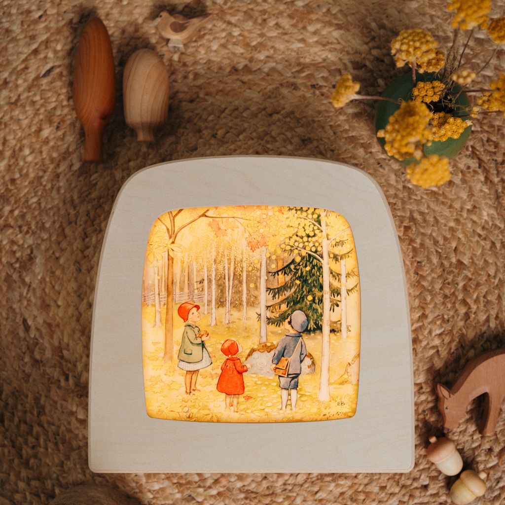 TOVERLUX | silhouet | ELSA BESKOW | Around the Year - October