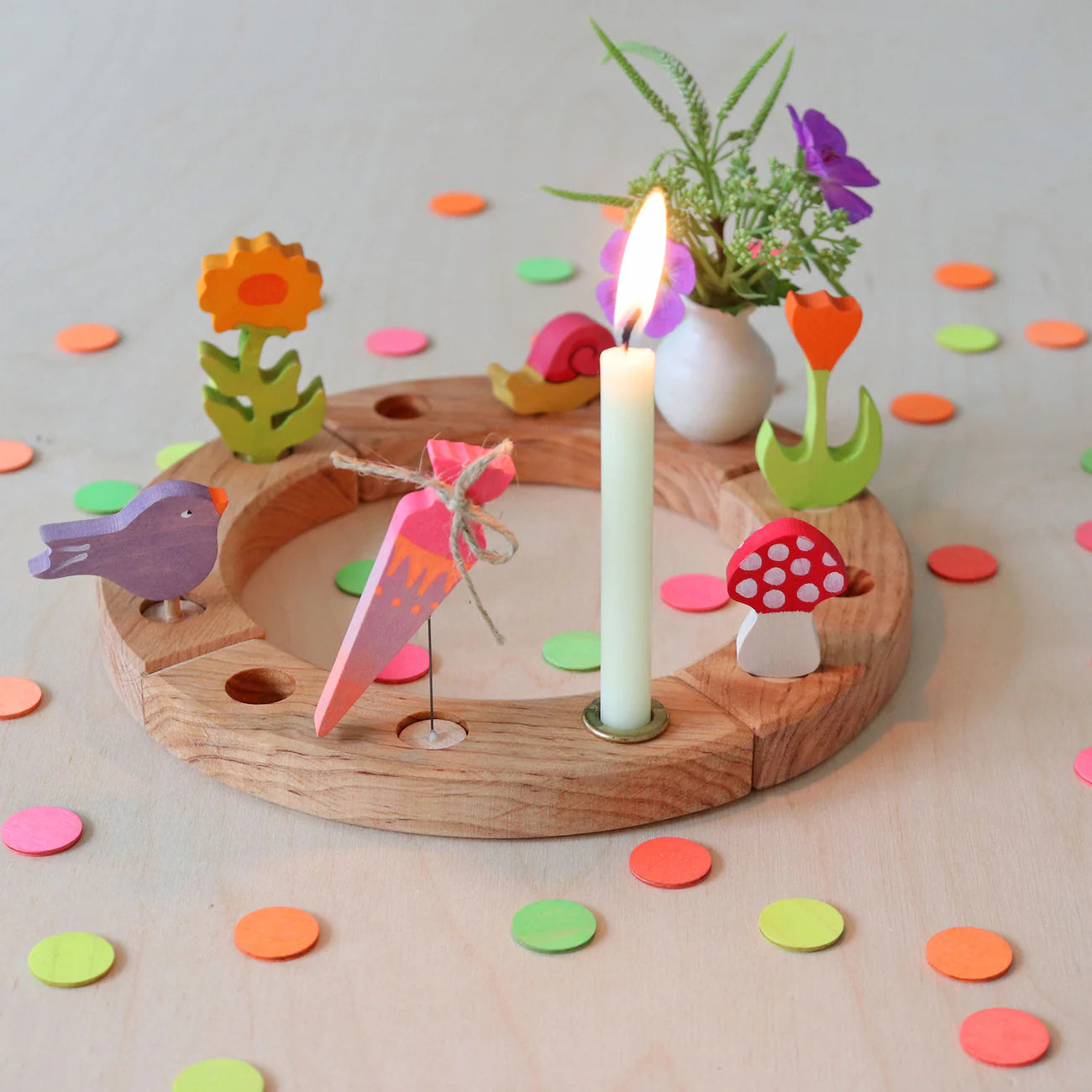 GRIMM’S | Houten jaarring steker | School cone (roze)